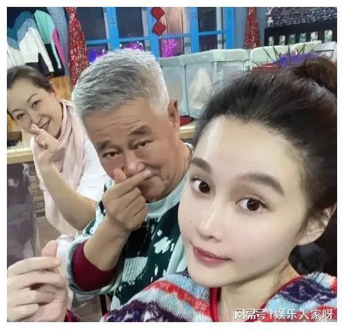 吃瓜吃进娱乐圈,一场意外的娱乐圈之旅