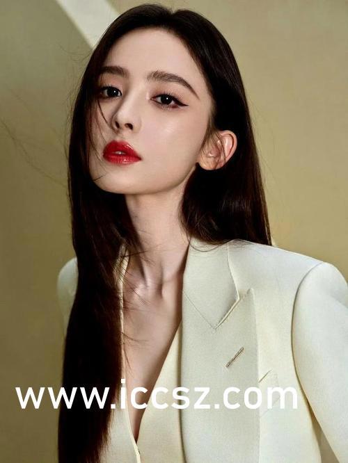 泰国娱乐圈吃瓜爆料事件,女星炫富欠债，7亿豪宅引热议，真相令人咋舌