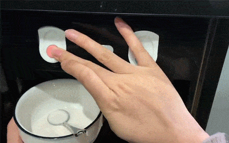 娱乐吃瓜酱花钱找工作,花钱找工作背后的故事